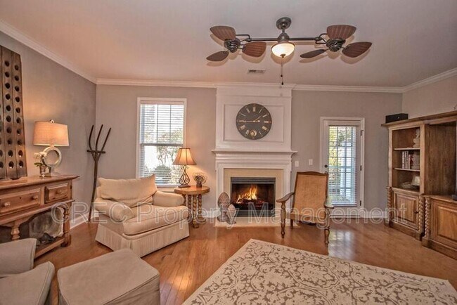 Building Photo - 3639 Bagley Dr