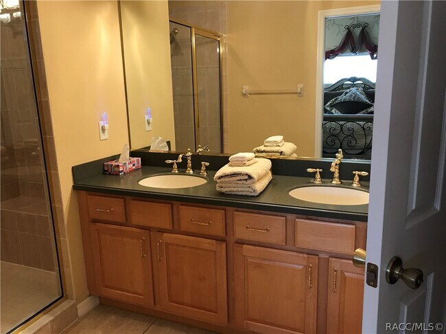 Building Photo - 1716 W Lago Lp