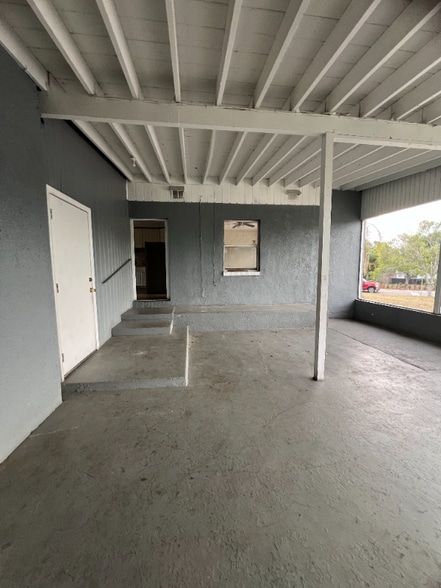 Building Photo - 919 Kensington Dr