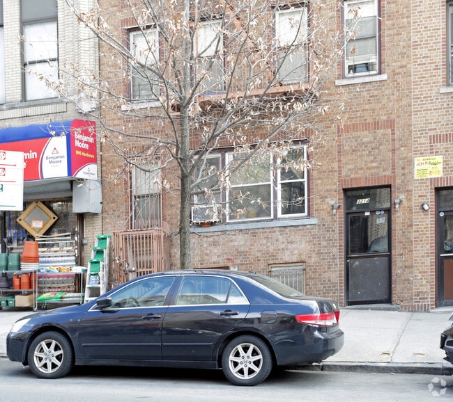 Building Photo - 3214 Bainbridge