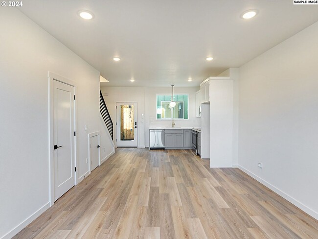 Building Photo - Inviting Home with Open Living & Stainless Steel Kitchen