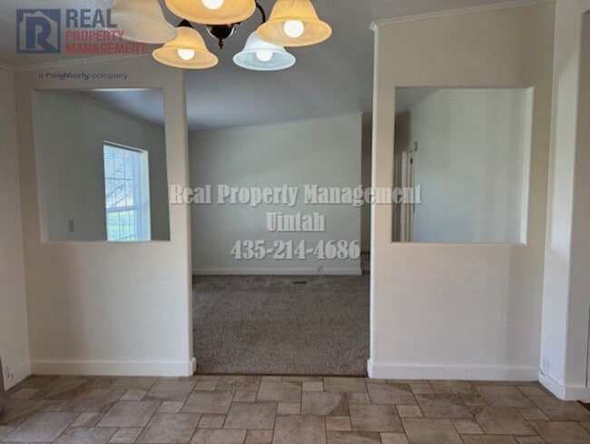 Building Photo - Cute 4 bedroom 2 bath room house