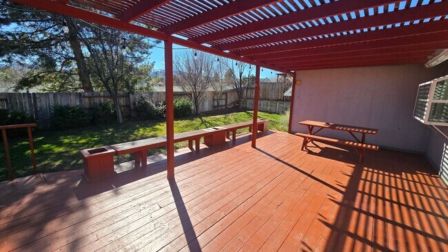 Building Photo - Newly Renovated NW Reno Home