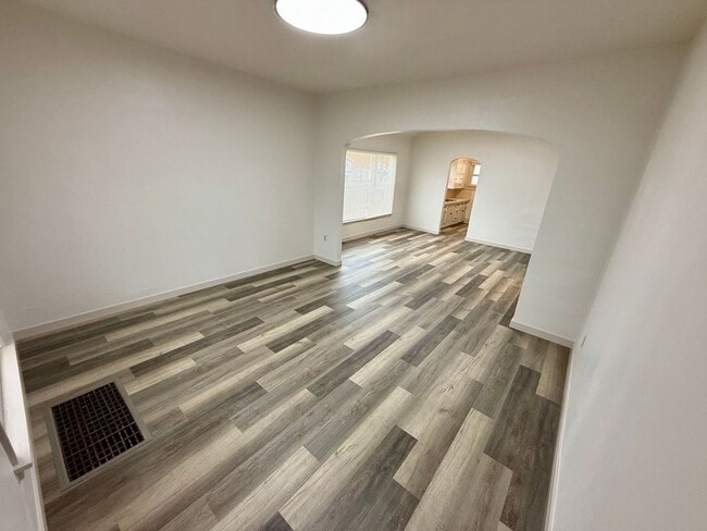 Building Photo - Approved Applicant - 2 Bedroom Newly Remod...