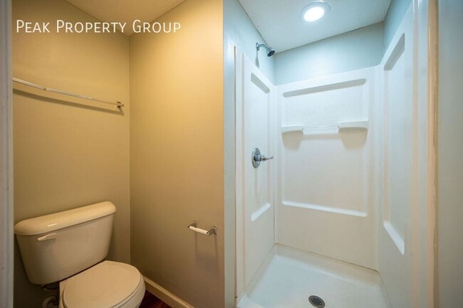 Building Photo - 250 Chittenden Ave