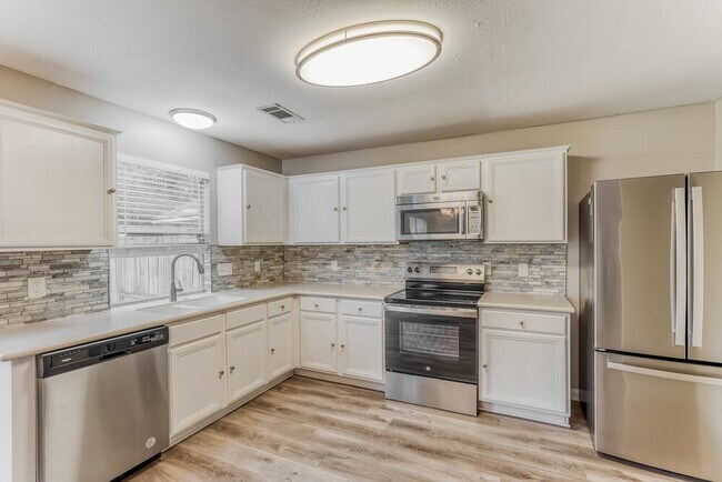 Building Photo - 19402 Garden Pool Ln