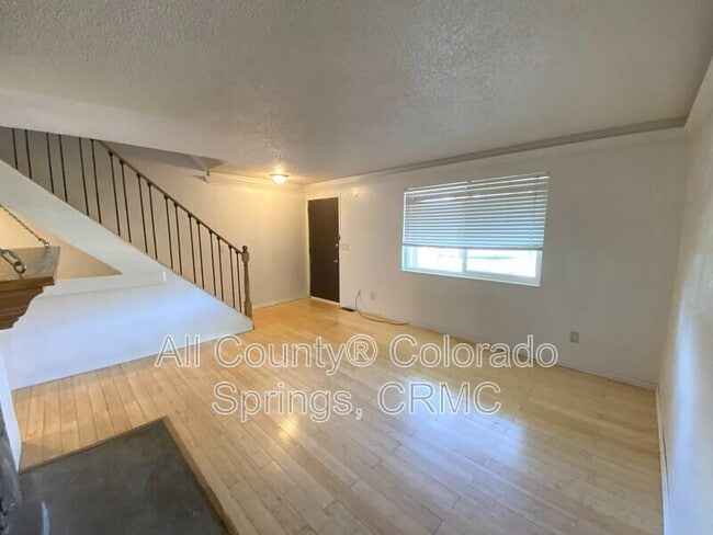 Building Photo - 218 W Rockrimmon Blvd