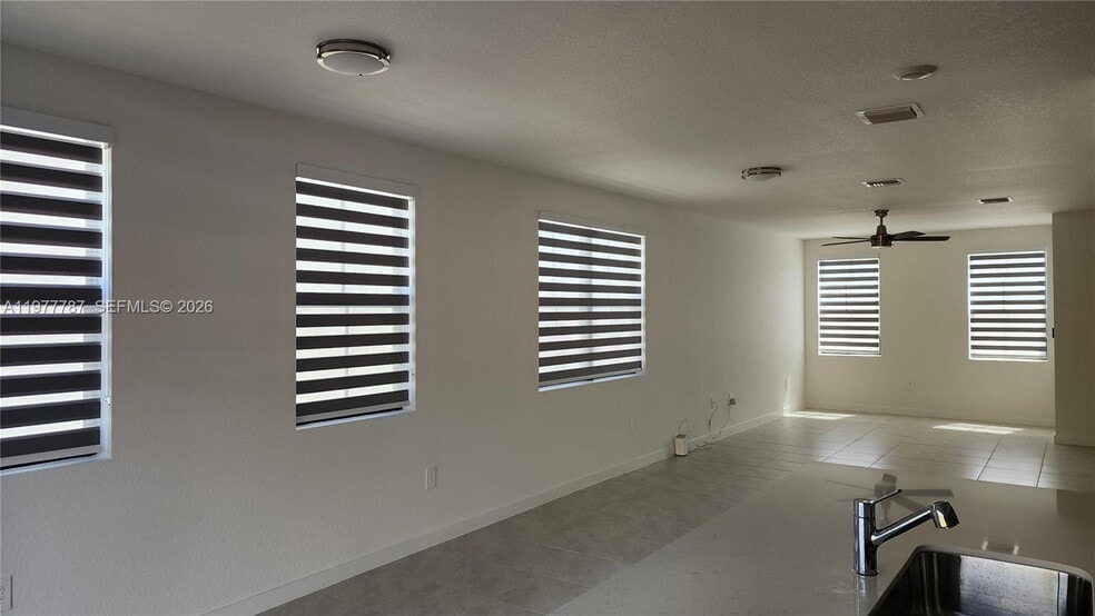 Building Photo - 371 NE 16th St