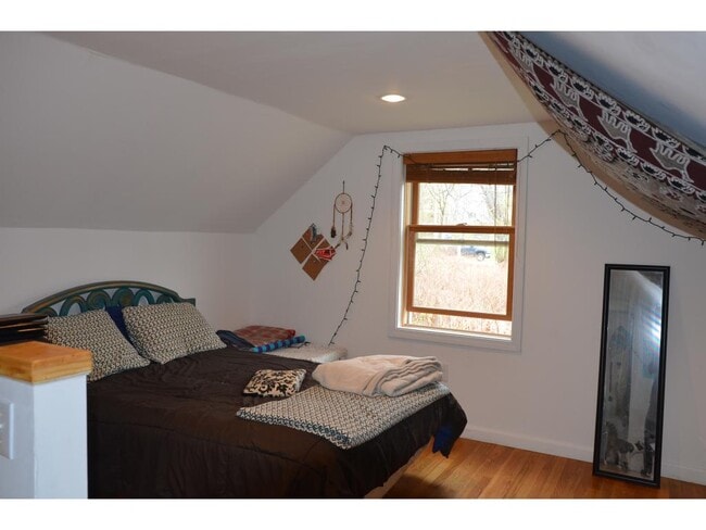 Building Photo - 58 Beech St