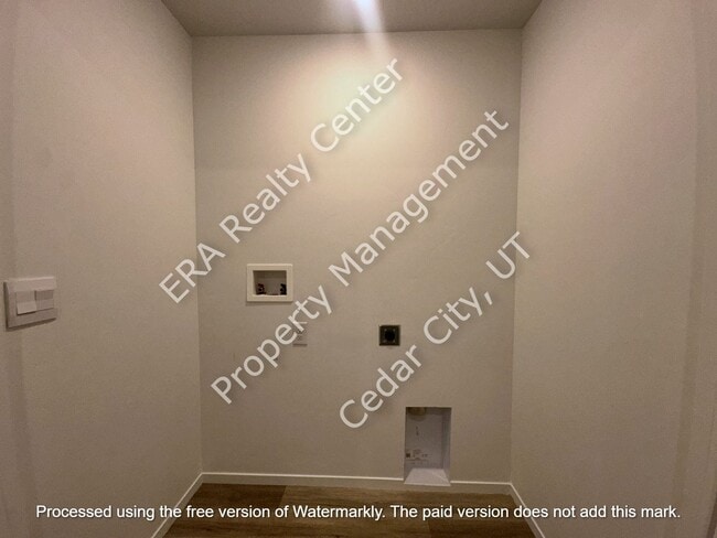 Building Photo - Move-in Discount!!! 3 Bedroom 2 bath with Garage- Townhouse