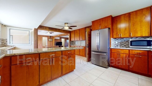 Building Photo - 254A Kuliouou Rd