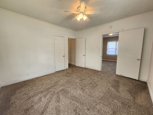 Building Photo - 2 bed 1 bath in Shawnee