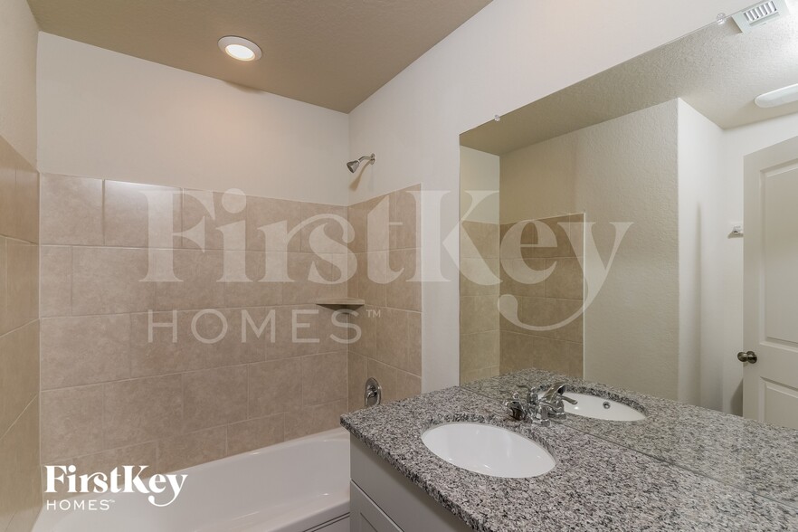 Building Photo - 1902 Morse Way