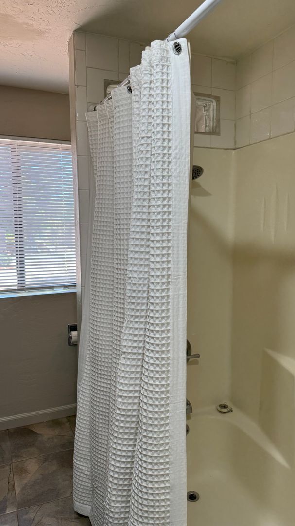 Building Photo - 586