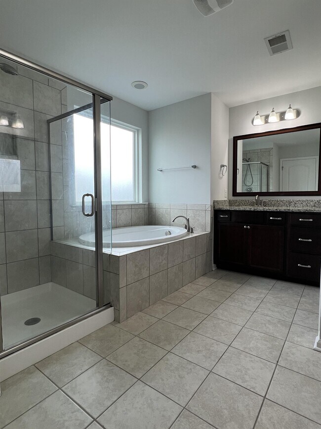 Building Photo - 56 RedWall Cir