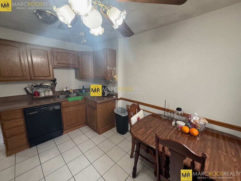 Primary Photo - 148 Saratoga St