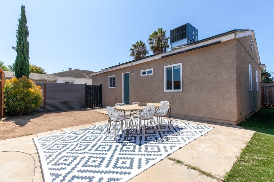 Building Photo - 2039 O Ave