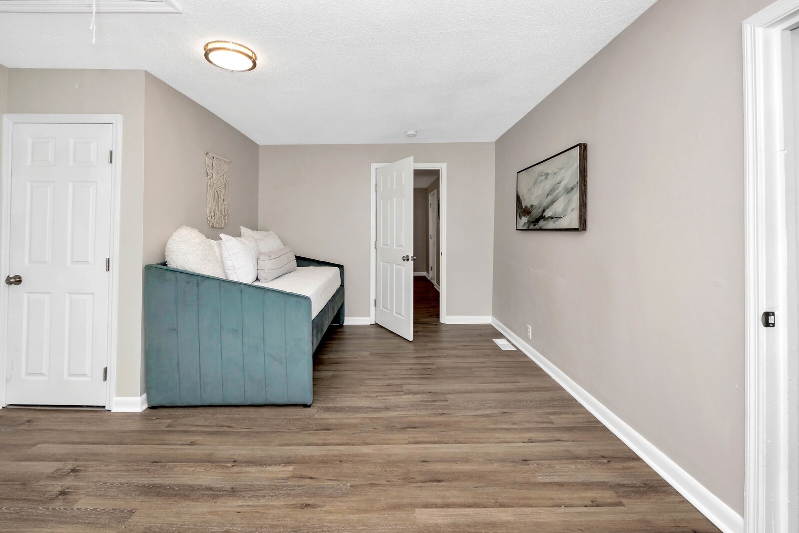 Building Photo - 3706 Emm Ell St SW