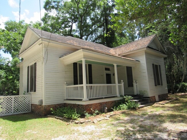 Building Photo - Close to VSU