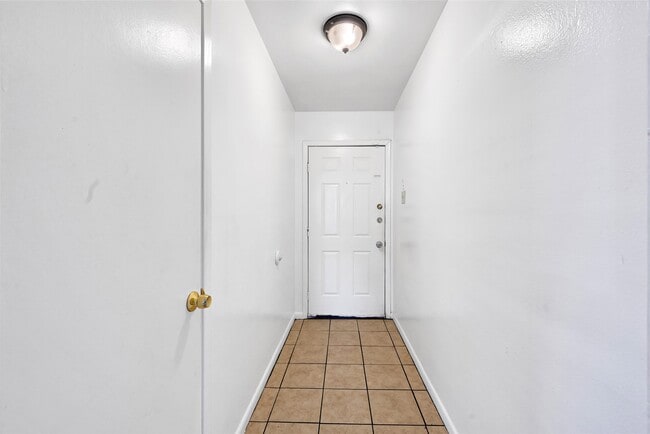 Building Photo - 13906 Bearwood Rd