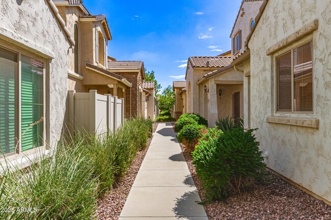 Building Photo - 2143 W Le Marche Ave