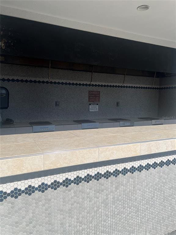 Building Photo - 2323 Feather Sound Dr