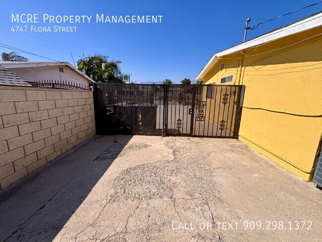 Building Photo - 4747 Flora St