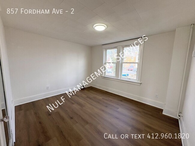 Building Photo - 4 bed, 1 bath apartment in Dormont