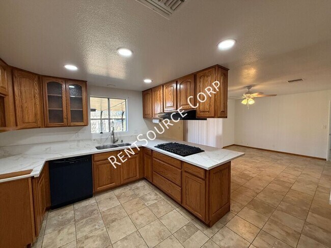 Building Photo - 4827 W Ave L 6