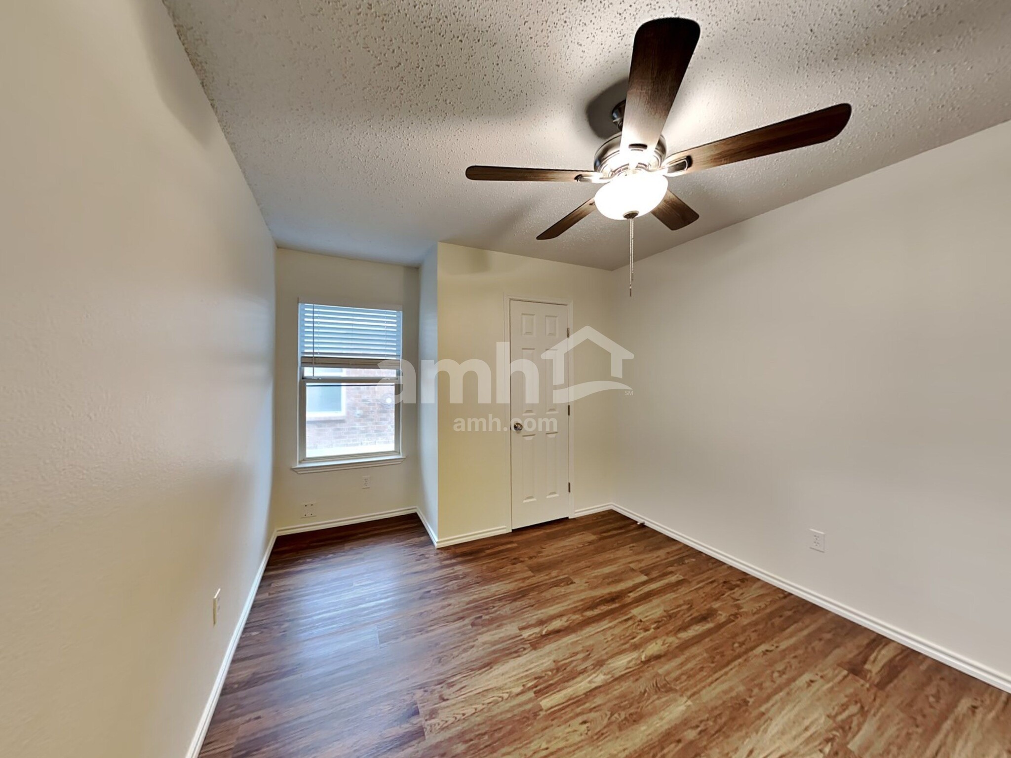 Building Photo - 1041 McKavett Dr