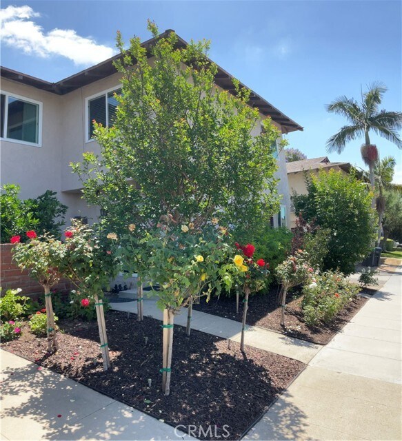 Building Photo - 336 W La Veta Ave