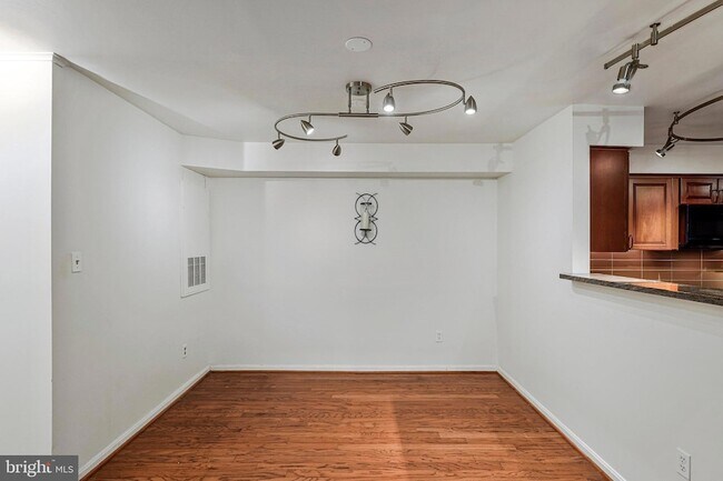 Building Photo - 2237 Lovedale Ln