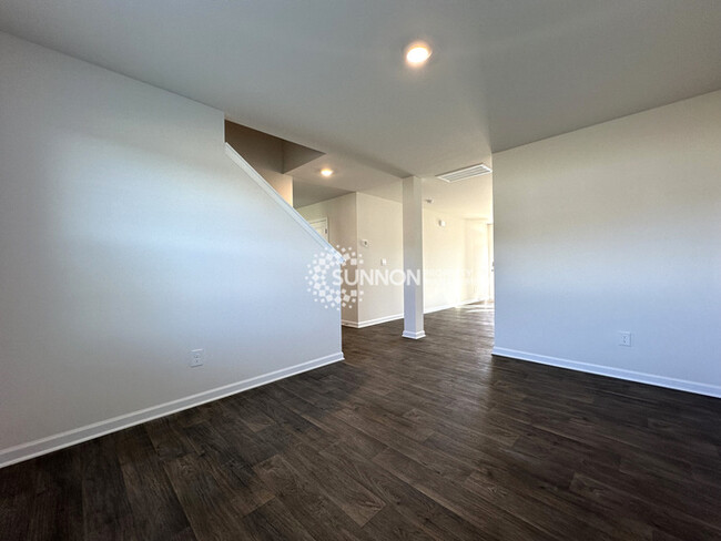 Building Photo - 4 Bedroom 2.5 Bathroom in Dallas NC