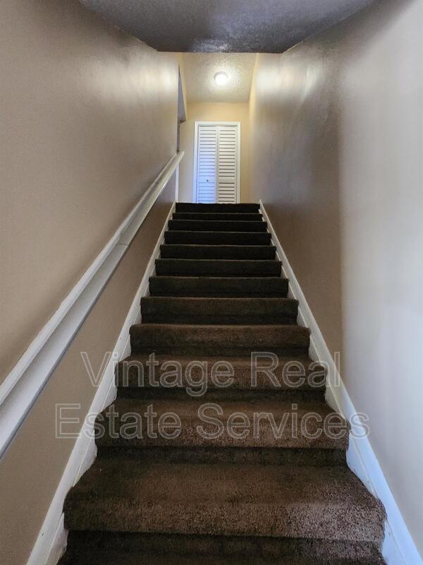 Building Photo - 9209 Tudor Dr