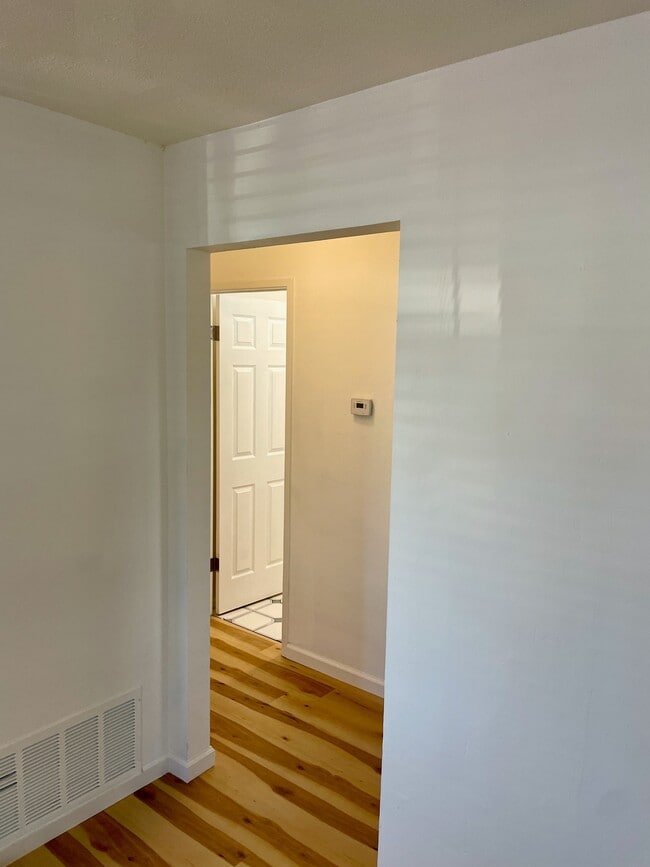 Building Photo - 365 N 3rd St