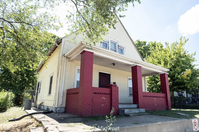 Primary Photo - 445 W 29th St