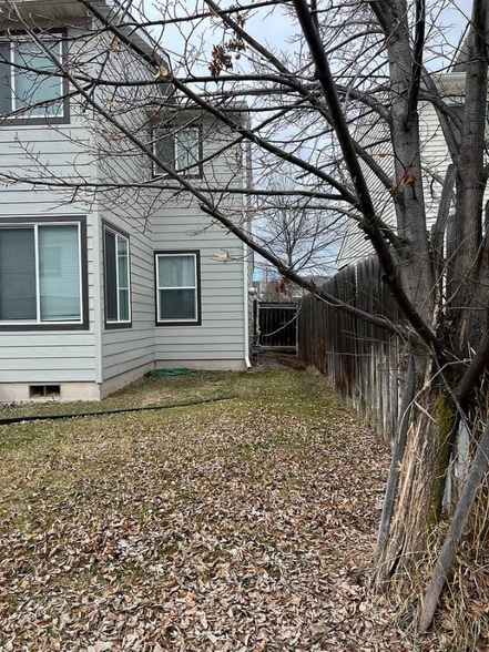 Building Photo - 1978 Greatview Dr