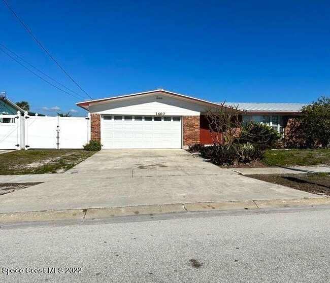 Building Photo - 1660 Neptune Dr