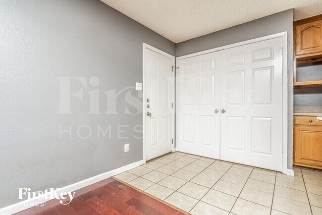 Building Photo - 7557 Folkstone Dr