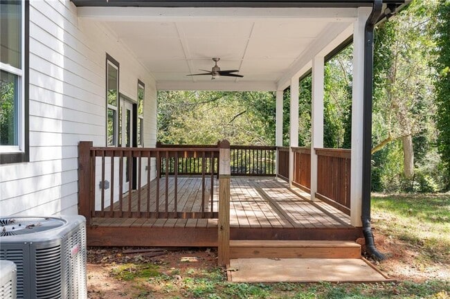 Building Photo - 1331 Diamond Ave SE