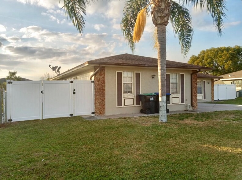 Primary Photo - 5665 Nokomis Cir