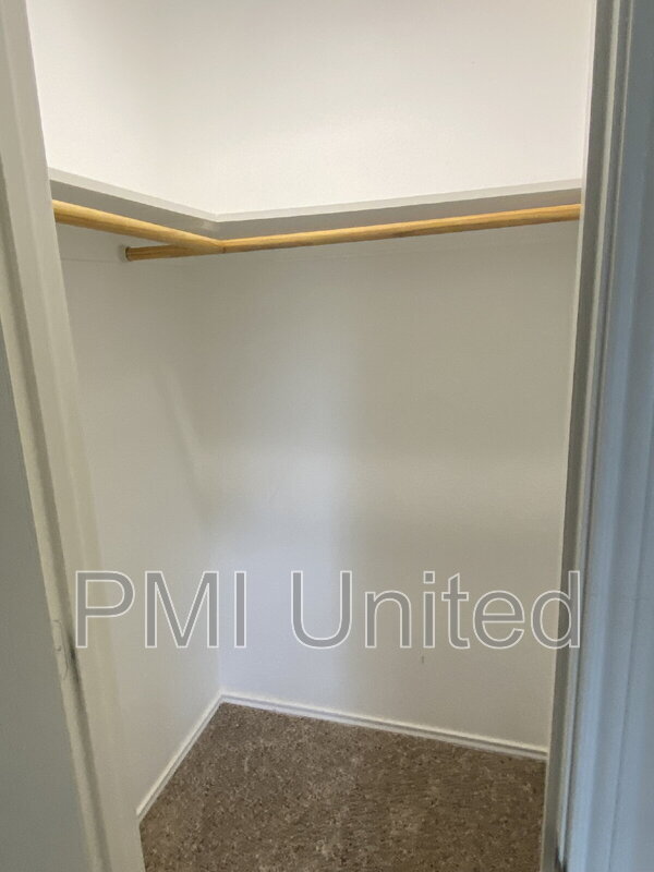 Building Photo - 3805 Oceanview Dr