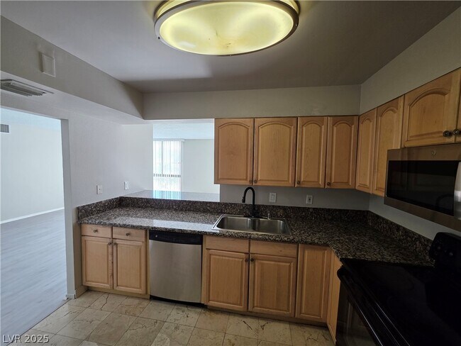 Building Photo - 3930 University Center Dr
