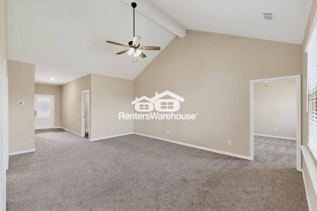 Building Photo - MOVE IN READY COMPLETELY UPDATED - 3BED/2B...
