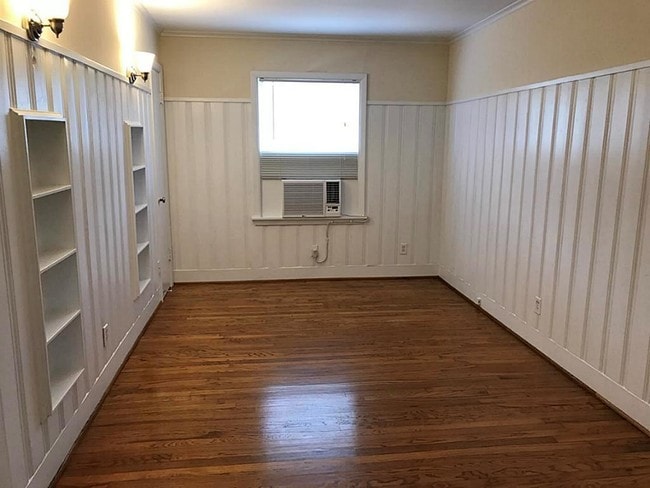 Building Photo - 2504 Kingston St