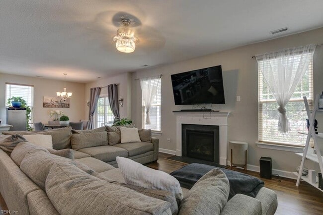 Building Photo - 115 Farrand Dr