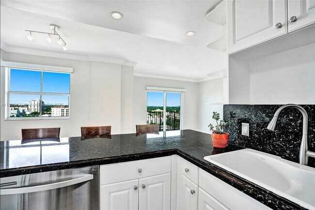 Building Photo - 1627 SW 37th Ave