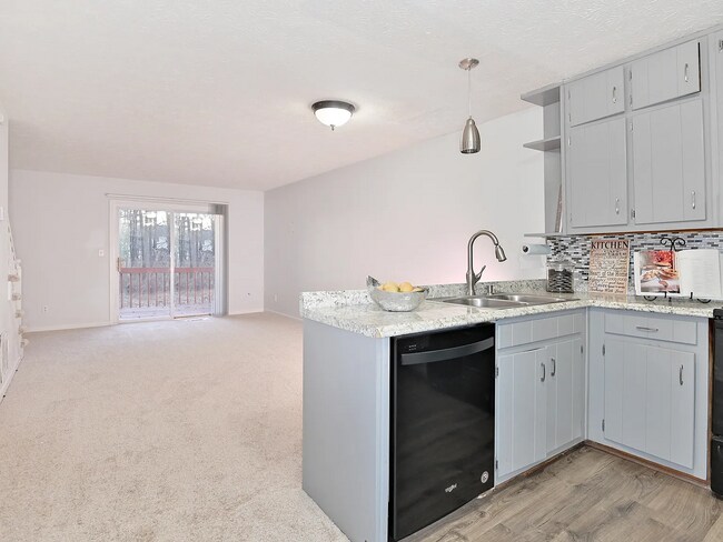 Building Photo - 123 Curtis Rd