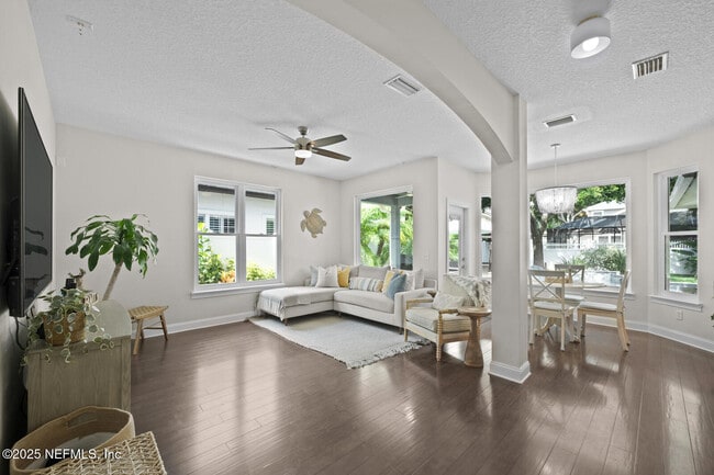 Building Photo - 2924 St Johns Blvd