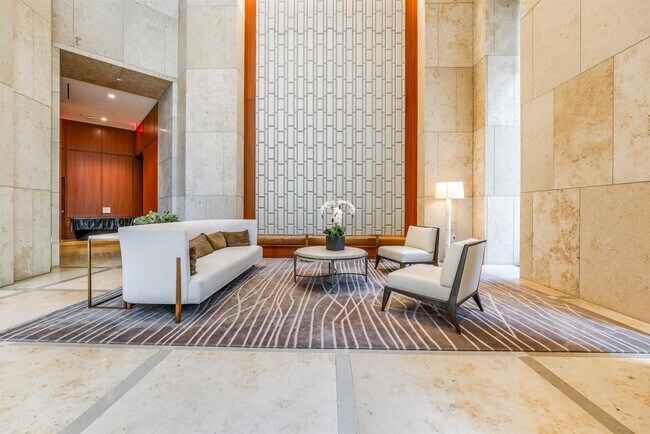 Building Photo - 99 Hudson St